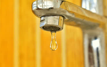Niskie ciśnienie wody - poznaj przyczyny i sposoby naprawy